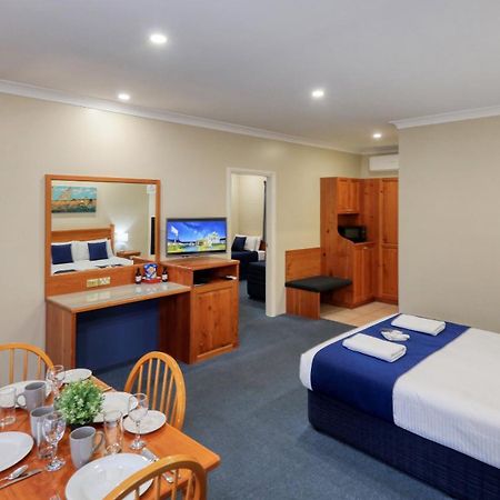 קווארה Breakout Motor Inn מראה חיצוני תמונה
