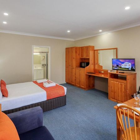 קווארה Breakout Motor Inn מראה חיצוני תמונה
