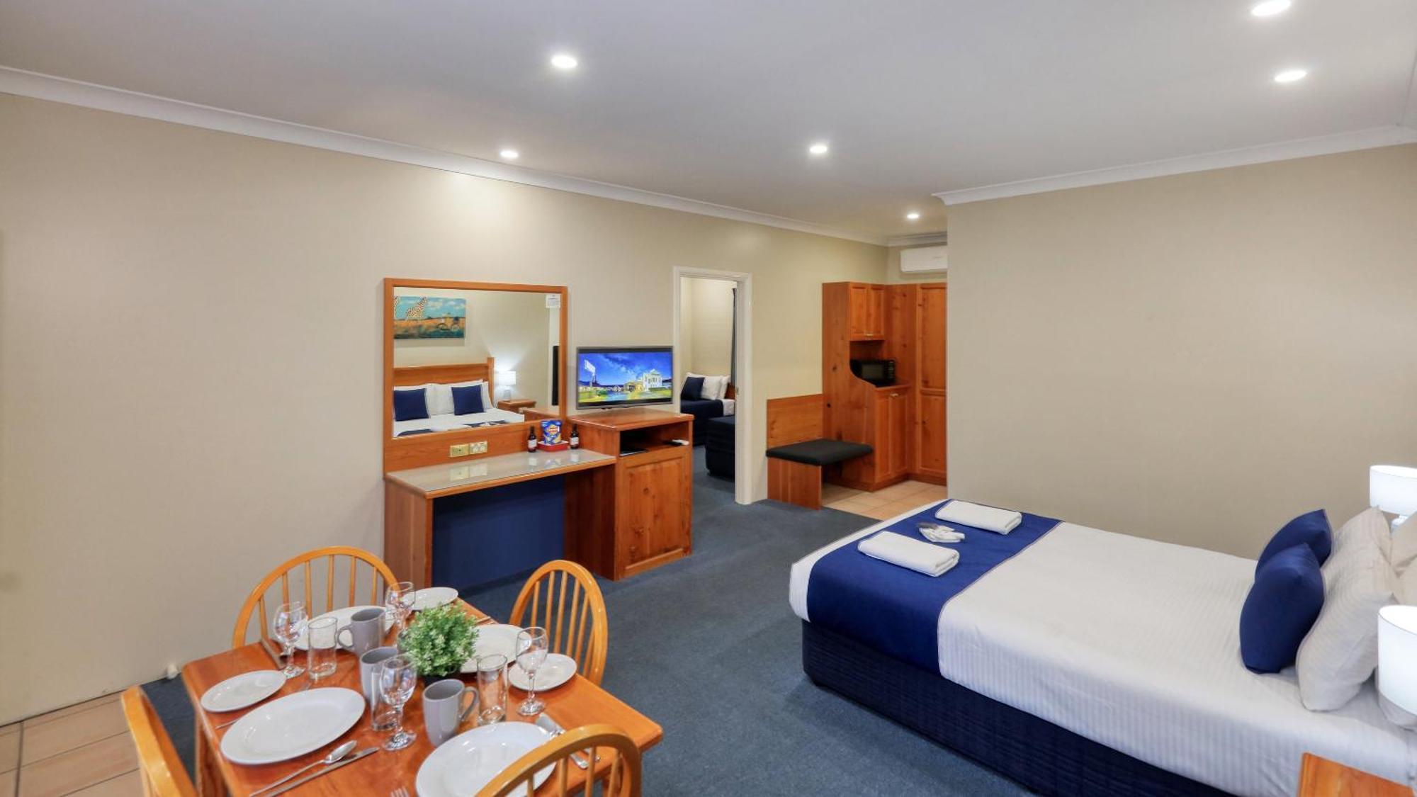 קווארה Breakout Motor Inn מראה חיצוני תמונה