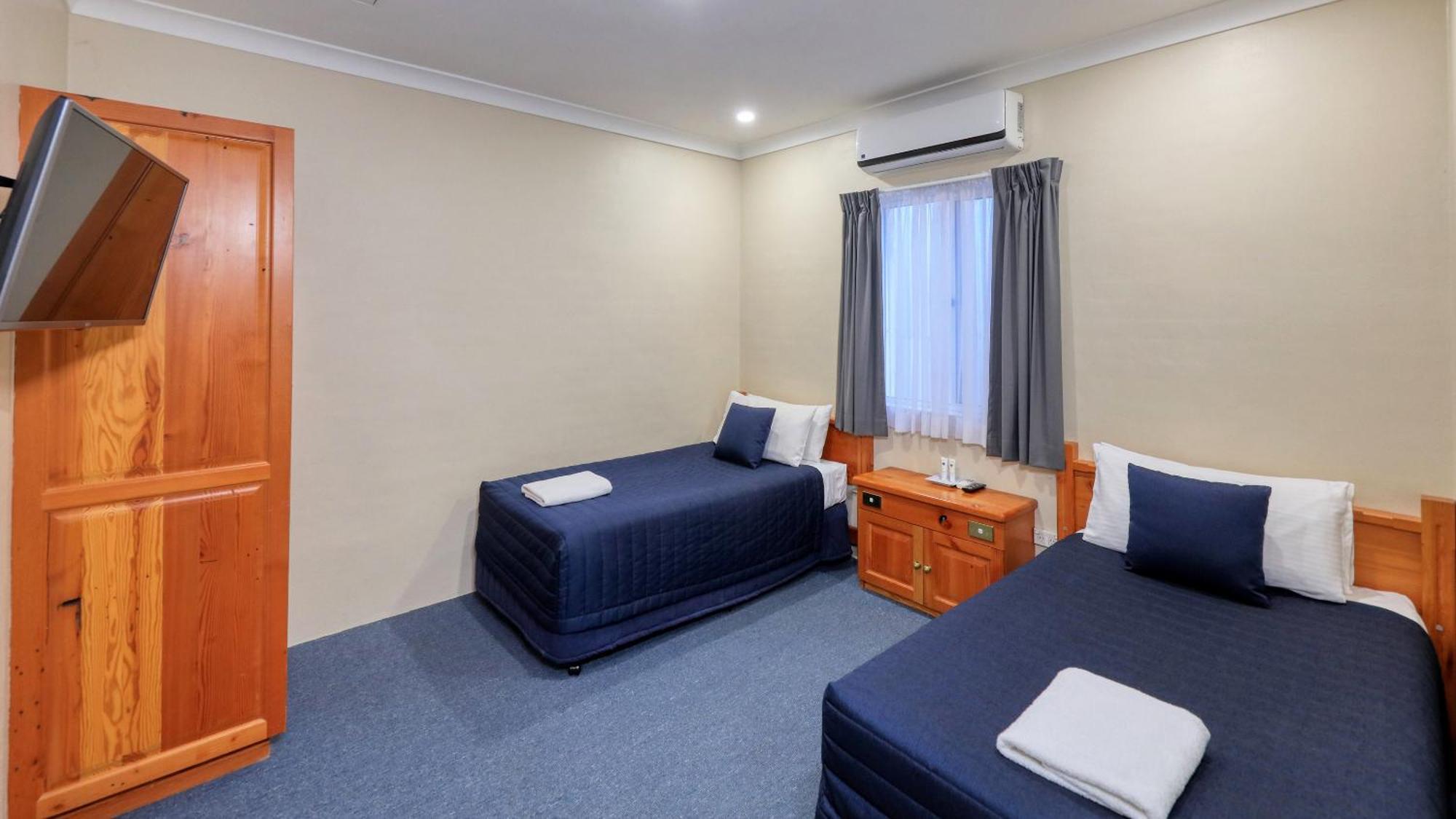 קווארה Breakout Motor Inn מראה חיצוני תמונה