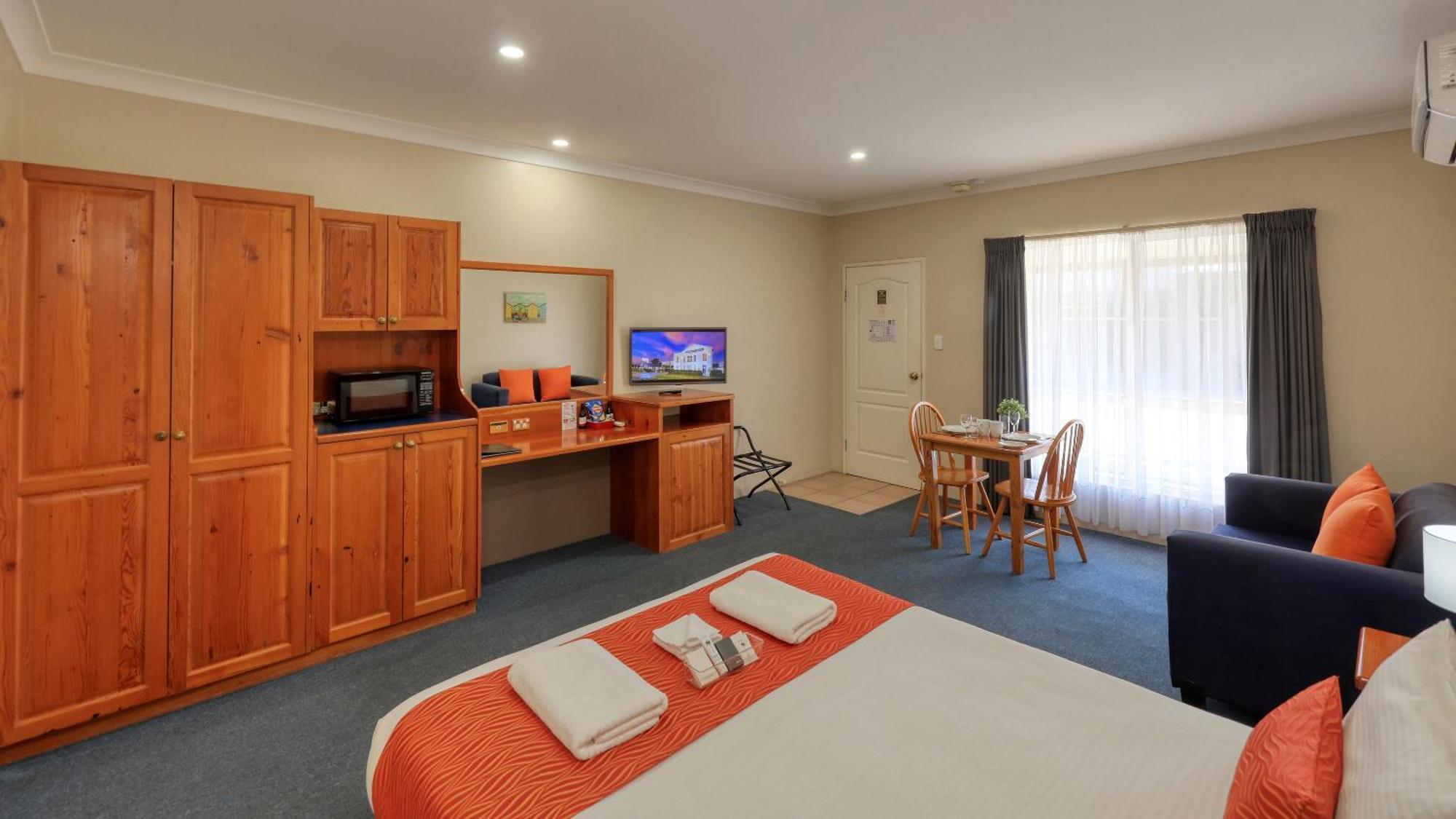 קווארה Breakout Motor Inn מראה חיצוני תמונה