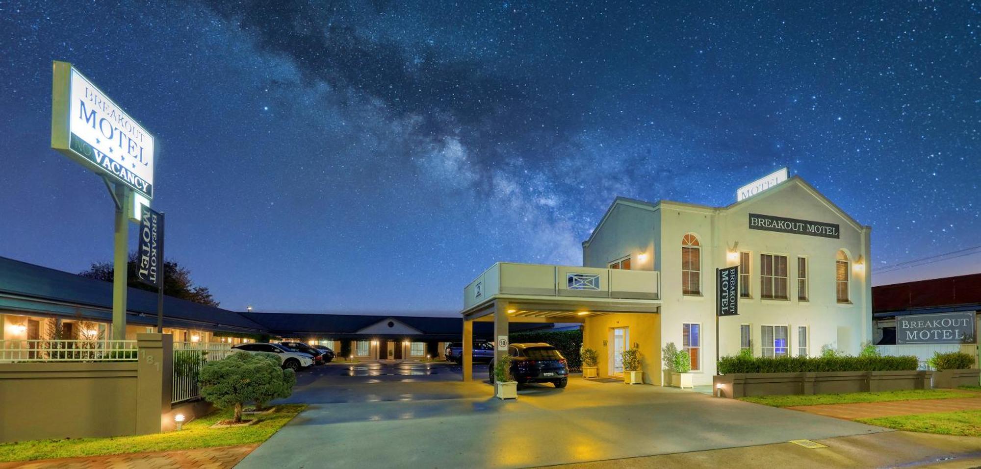 קווארה Breakout Motor Inn מראה חיצוני תמונה